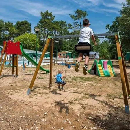 Zecamping 3 Etoiles Avec Chiens Acceptes Piscine Couverte Et Piscine Chauffee Horská chata Saint-Jean-de-Monts