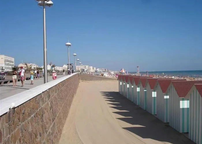 Zecamping 3 Avec Chiens Acceptes Piscine Couverte Et Piscine Chauffee Σαλέ