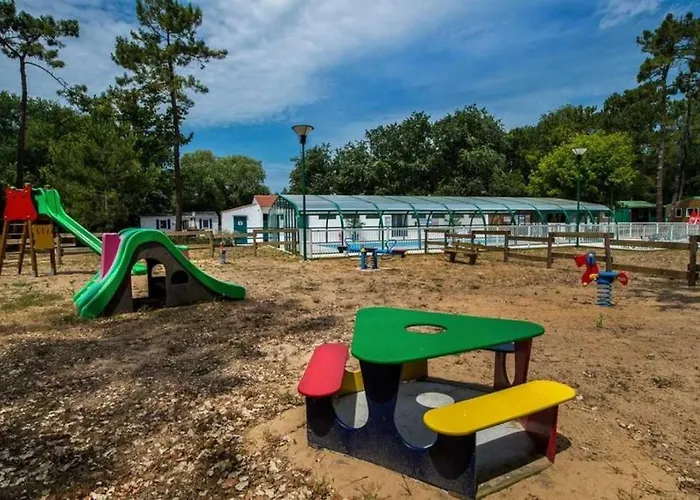 Zecamping 3 Avec Chiens Acceptes Piscine Couverte Et Piscine Chauffee Σαιν-Ζαν-ντε-Μον