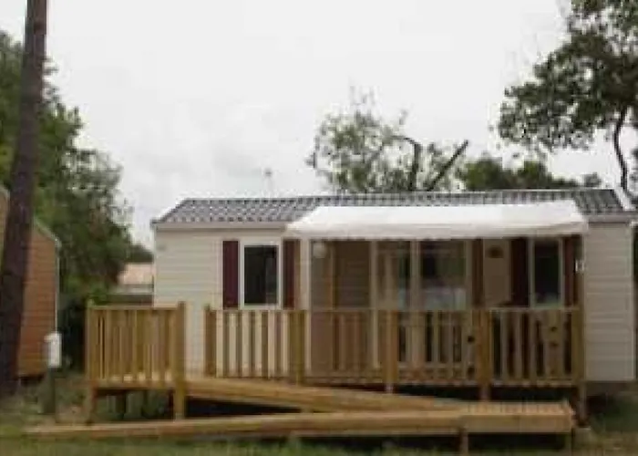 Zecamping 3 Avec Chiens Acceptes Piscine Couverte Et Piscine Chauffee サン・ジャン·ド・モン